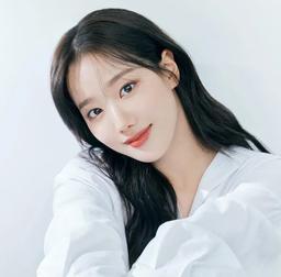 이나은 배우