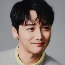 변요한 배우